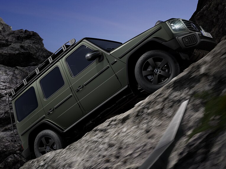Mercedes-Benz G-Class 的永久全輪驅動。