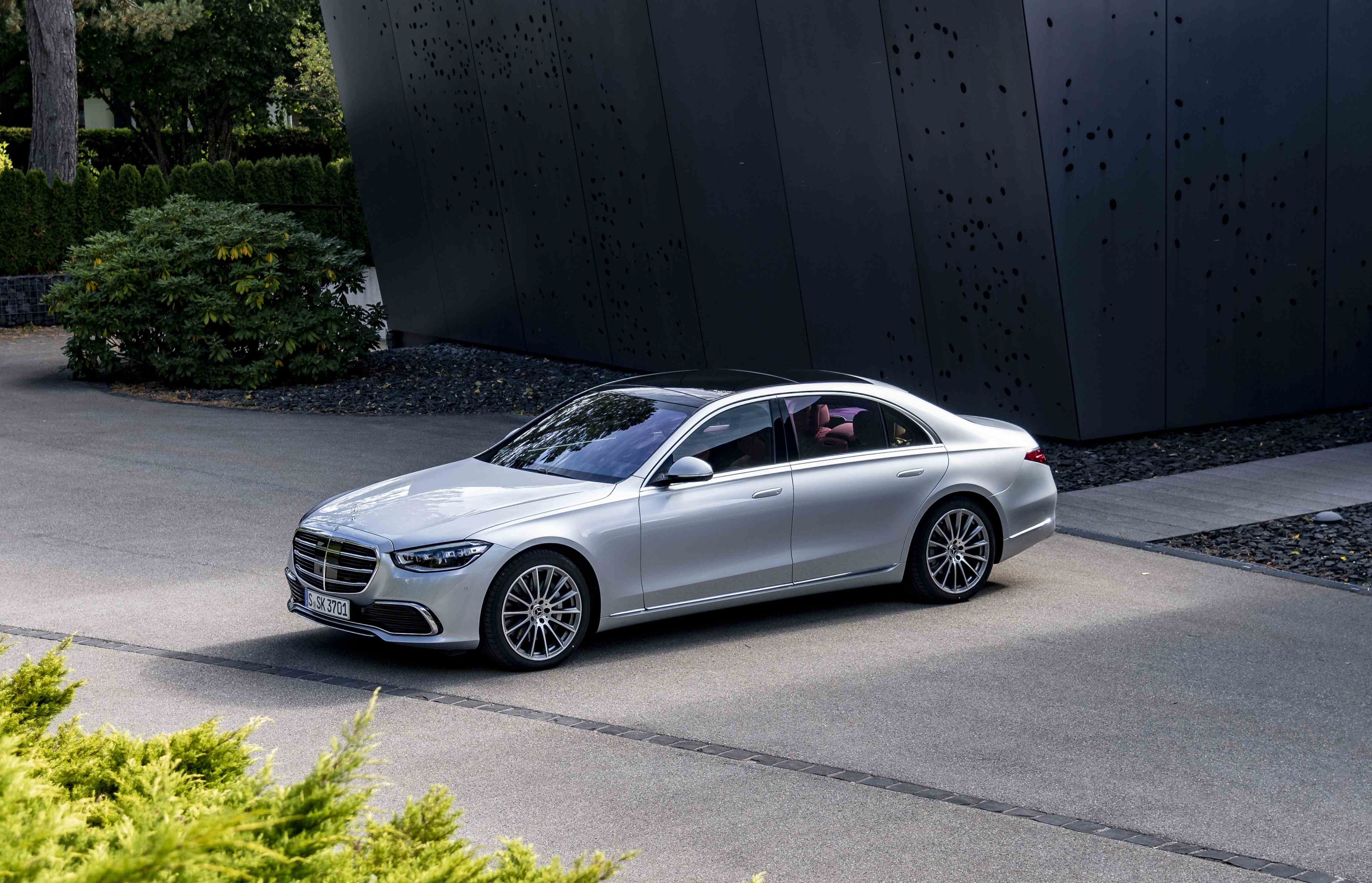 2 月底前完成掛牌,全車系即享「星之寵愛・洲際臻選」洲際飯店住宿專案,打造「一台 Mercedes-Benz,兩種奢華」的頂級生活體驗 2 月底前完成掛牌,全車系即享「星之寵愛・洲際臻選」洲際飯店住宿專案,打造「一台 Mercedes-Benz,兩種奢華」的頂級生活體驗