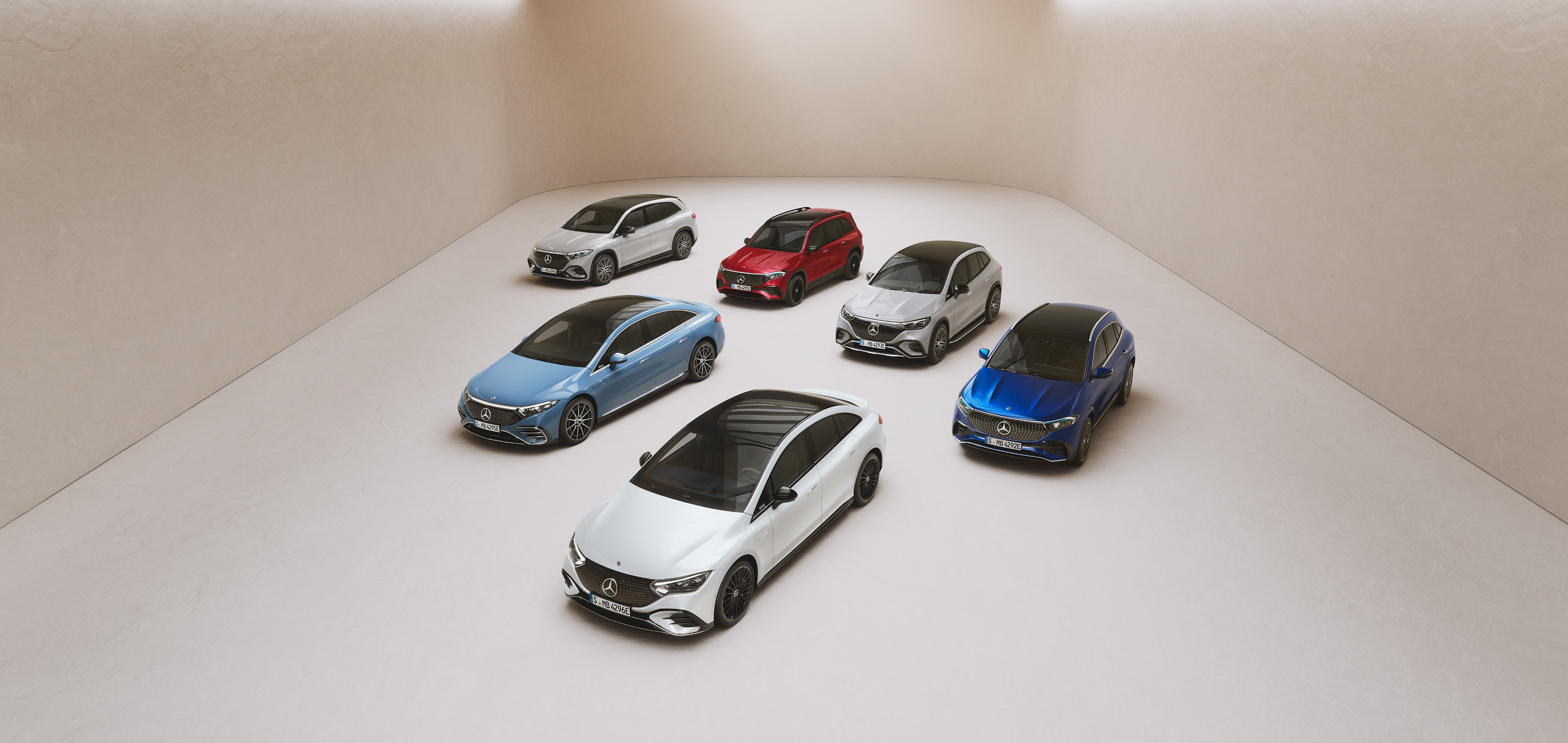 入主三芒星純電車款,車主首次啟動充電服務,即可於特約「賓士充電星」營運夥伴享有自掛牌日起三年充電七折優惠 入主三芒星純電車款,車主首次啟動充電服務,即可於特約「賓士充電星」營運夥伴享有自掛牌日起三年充電七折優惠