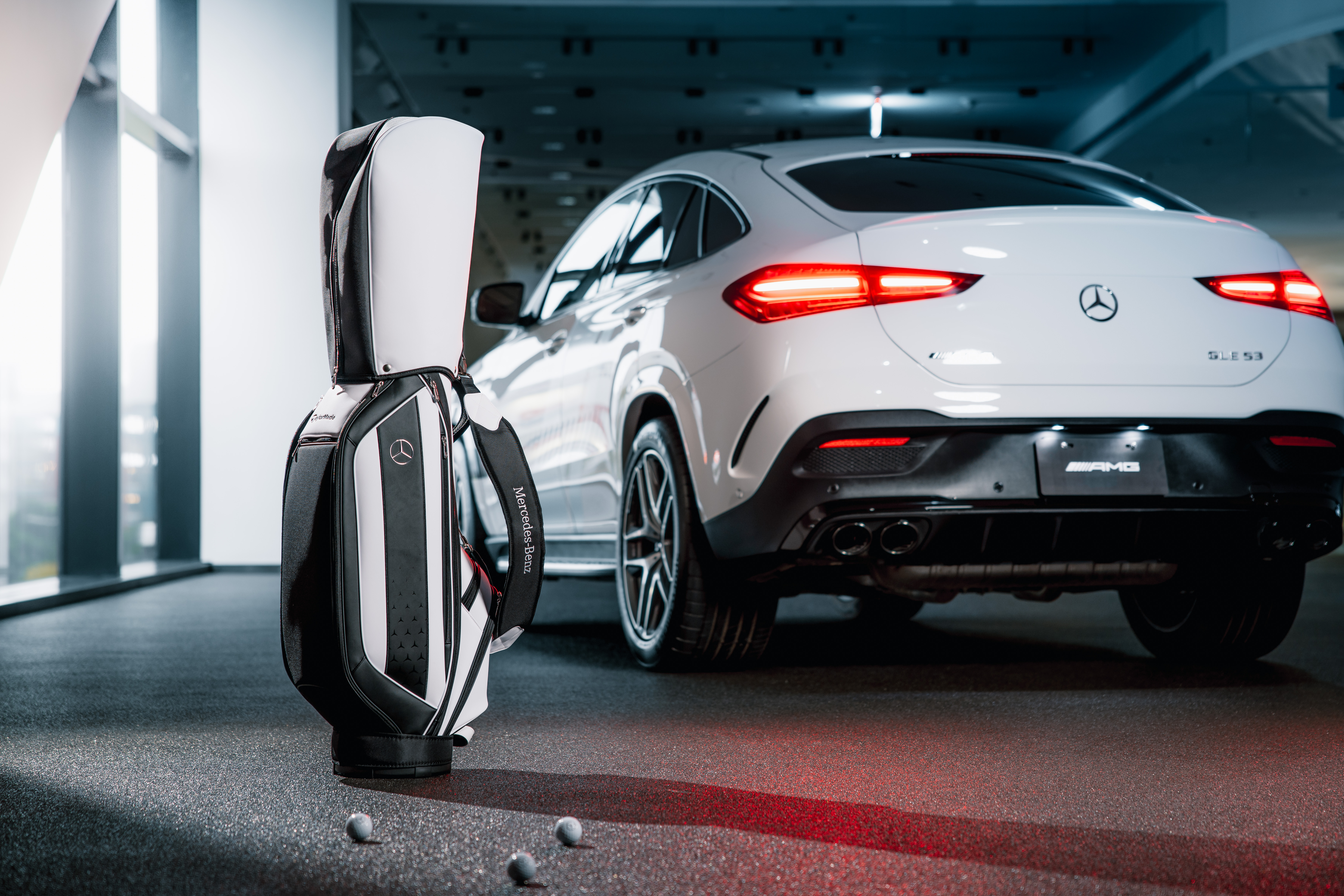 為每一位車主選手準備限量「MercedesTrophy 揮桿之禮」 為每一位車主選手準備限量「MercedesTrophy 揮桿之禮」