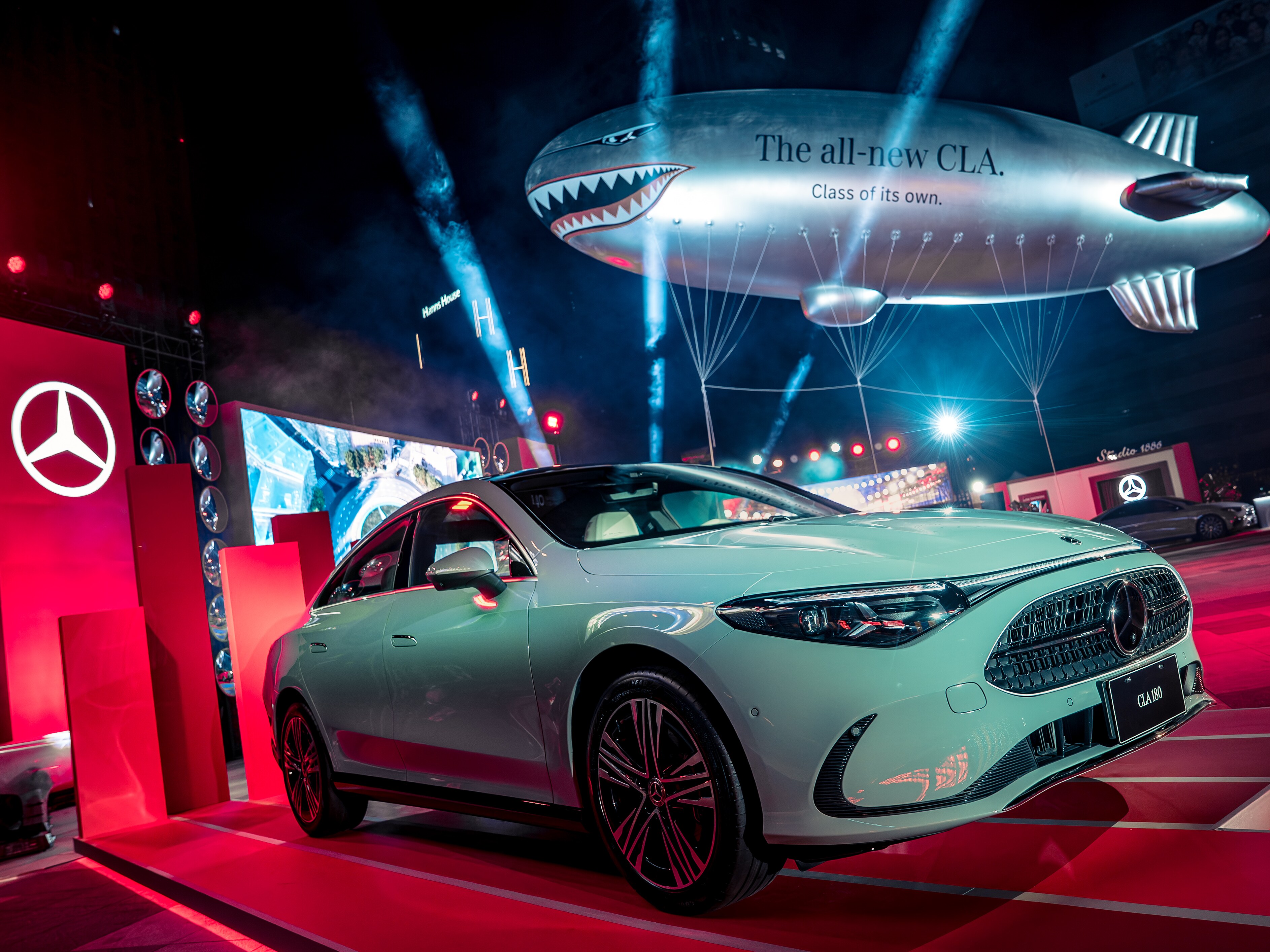 全新 CLA 基於 MMA 模組化平台打造，以純電動力為核心架構，兼容燃油動力