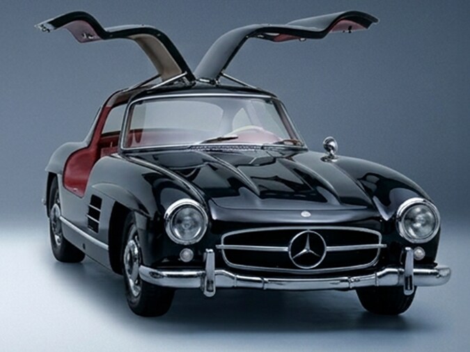 本次特展特別自德國 Mercedes-Benz 博物館空運兩款經典館藏車款來台，包括 1930 年代 Mercedes-Benz 540K 與 1950 年代 Mercede
