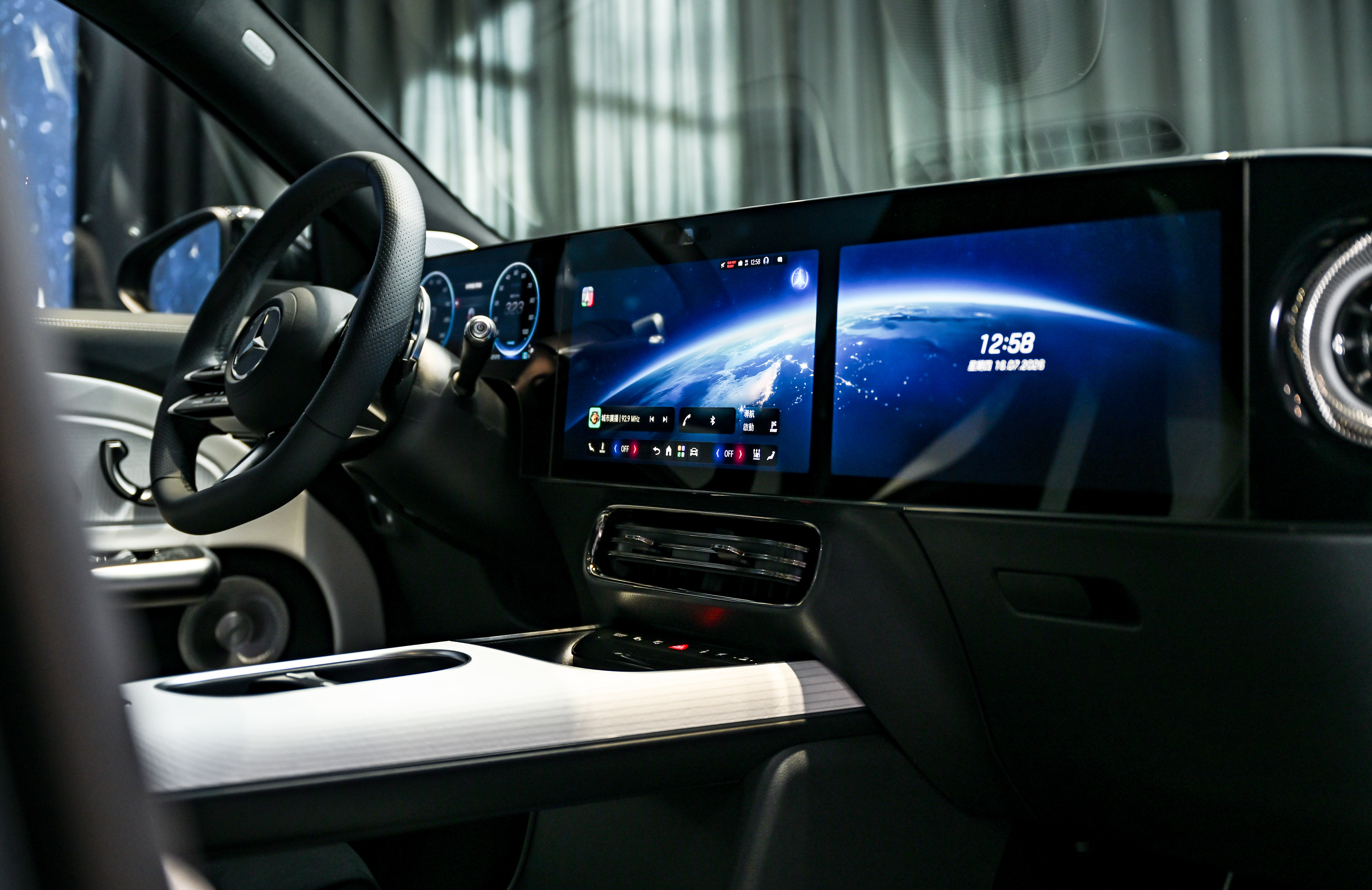 全新 GLB 搭載 MB.OS 作業系統,打造更智慧、更直覺且更貼近生活的人車互動體驗 全新 GLB 搭載 MB.OS 作業系統,打造更智慧、更直覺且更貼近生活的人車互動體驗