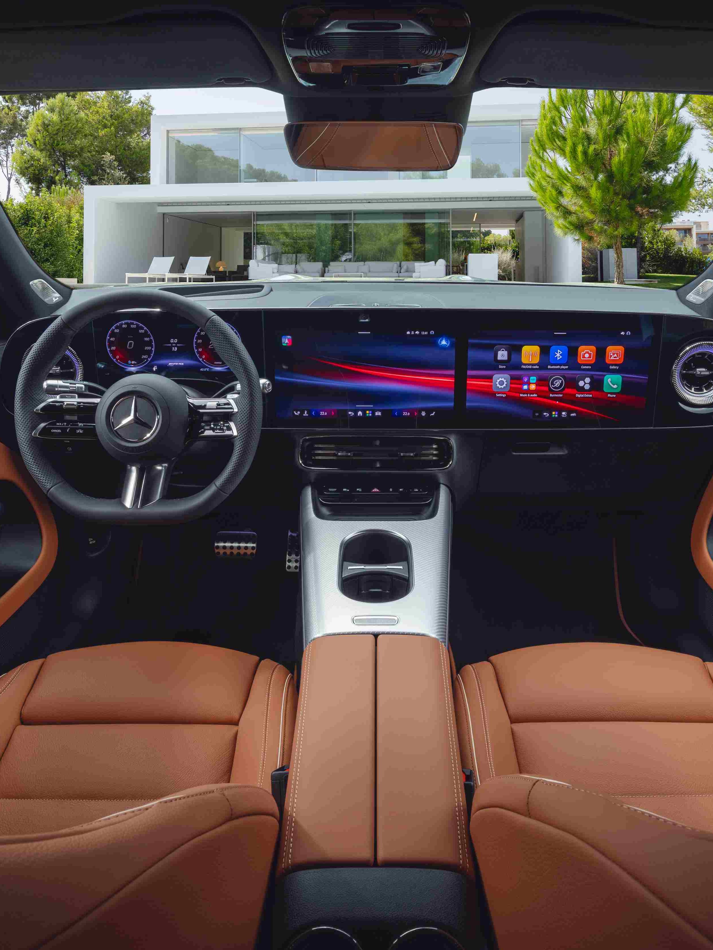 Mercedes-Benz 自主開發的全新 MB.OS 系統打造AI 智能座艙